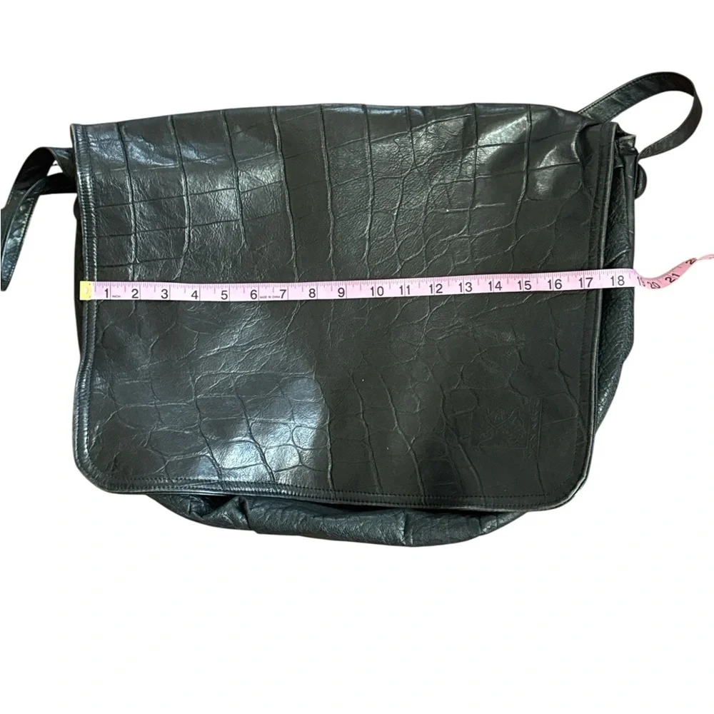 Carlos Falchi Black Croc Embossed Leather Messenger Shoulder Bag Y2K Purse
